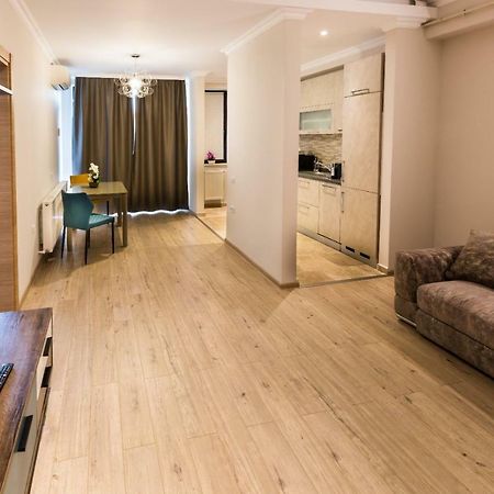 Rose Luxury Apartment 마마이아 외부 사진