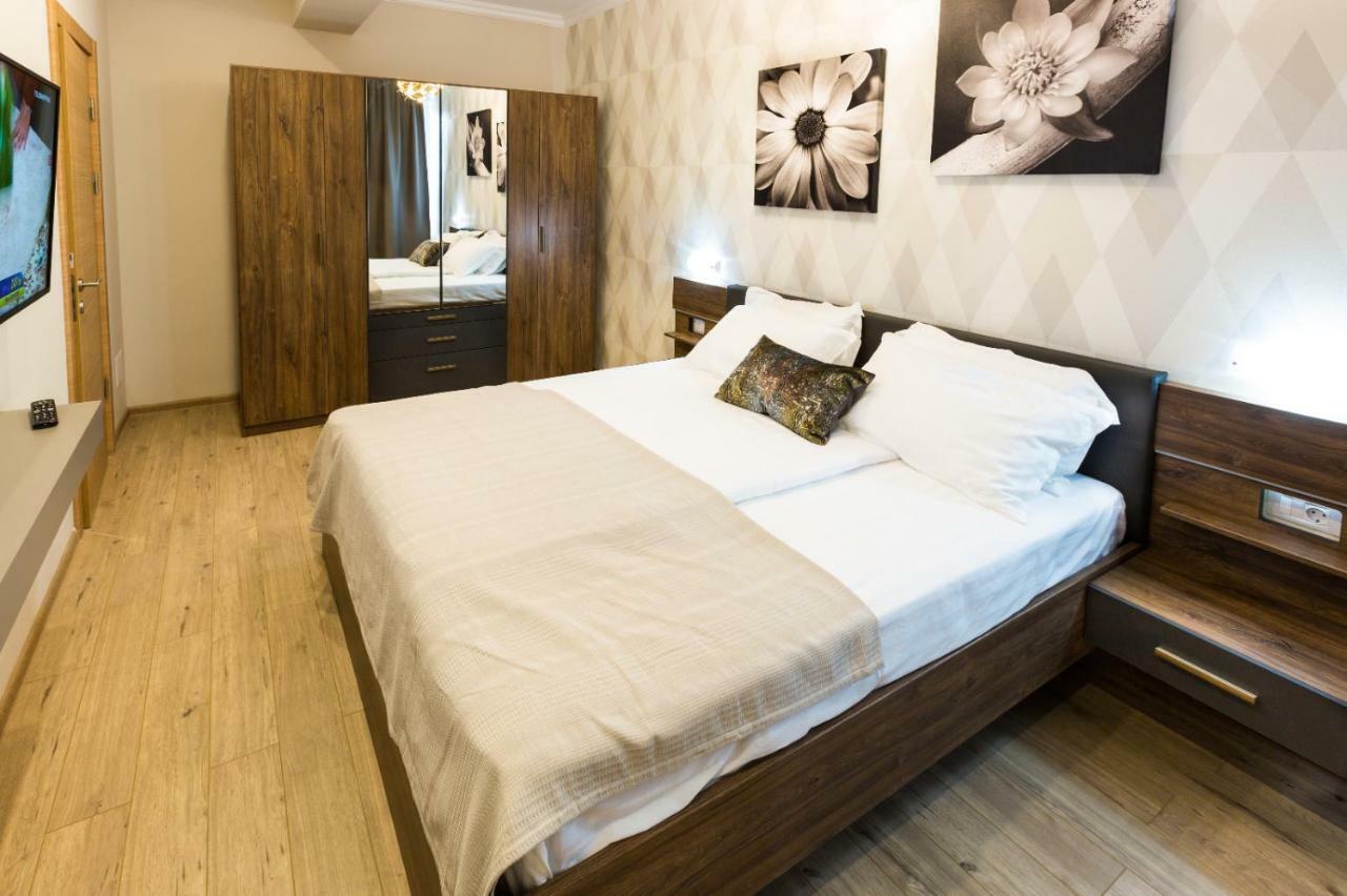 Rose Luxury Apartment 마마이아 외부 사진